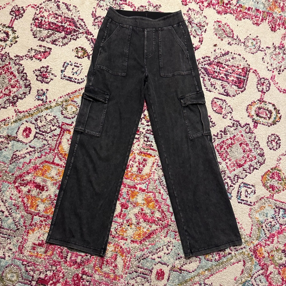 Halara- stretchy cargo pants